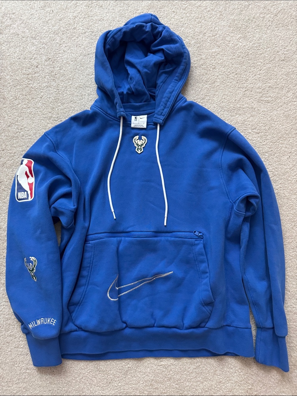 Nike Men's Blue Milwaukee Bucks Crewneck Hoodie